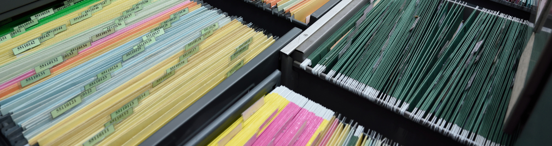 Faut-il encore se soucier des archives papier dans notre monde numérique ?